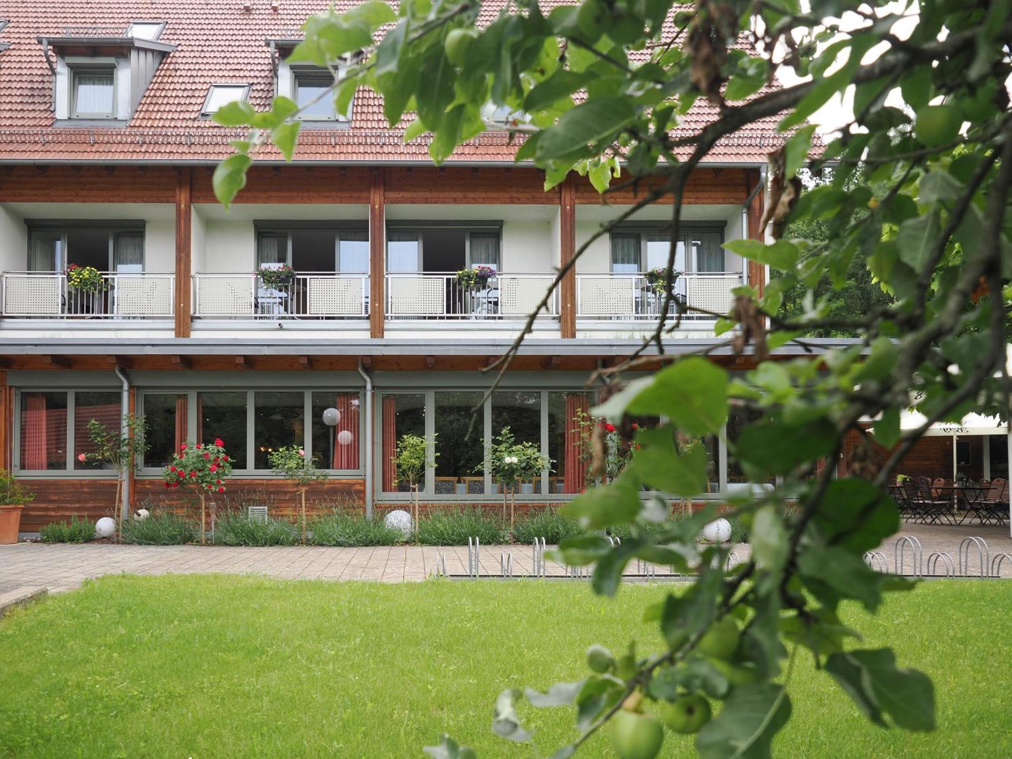 Landhotel Waldheim Pliezhausen Exterior foto